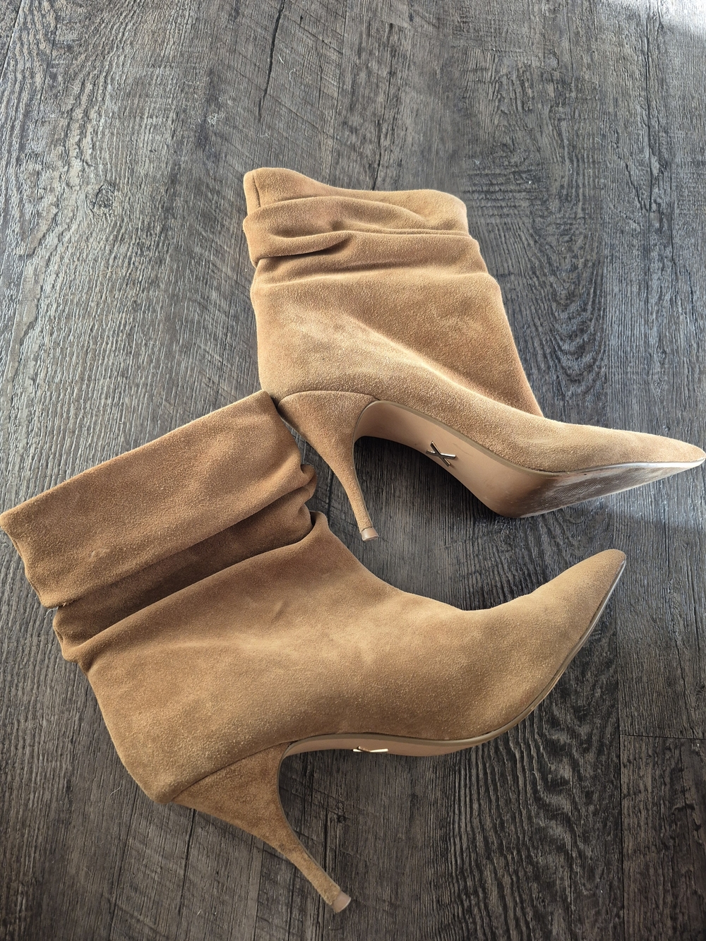💕Express Tan Suede Slouch Ankle Boots Size 10💕